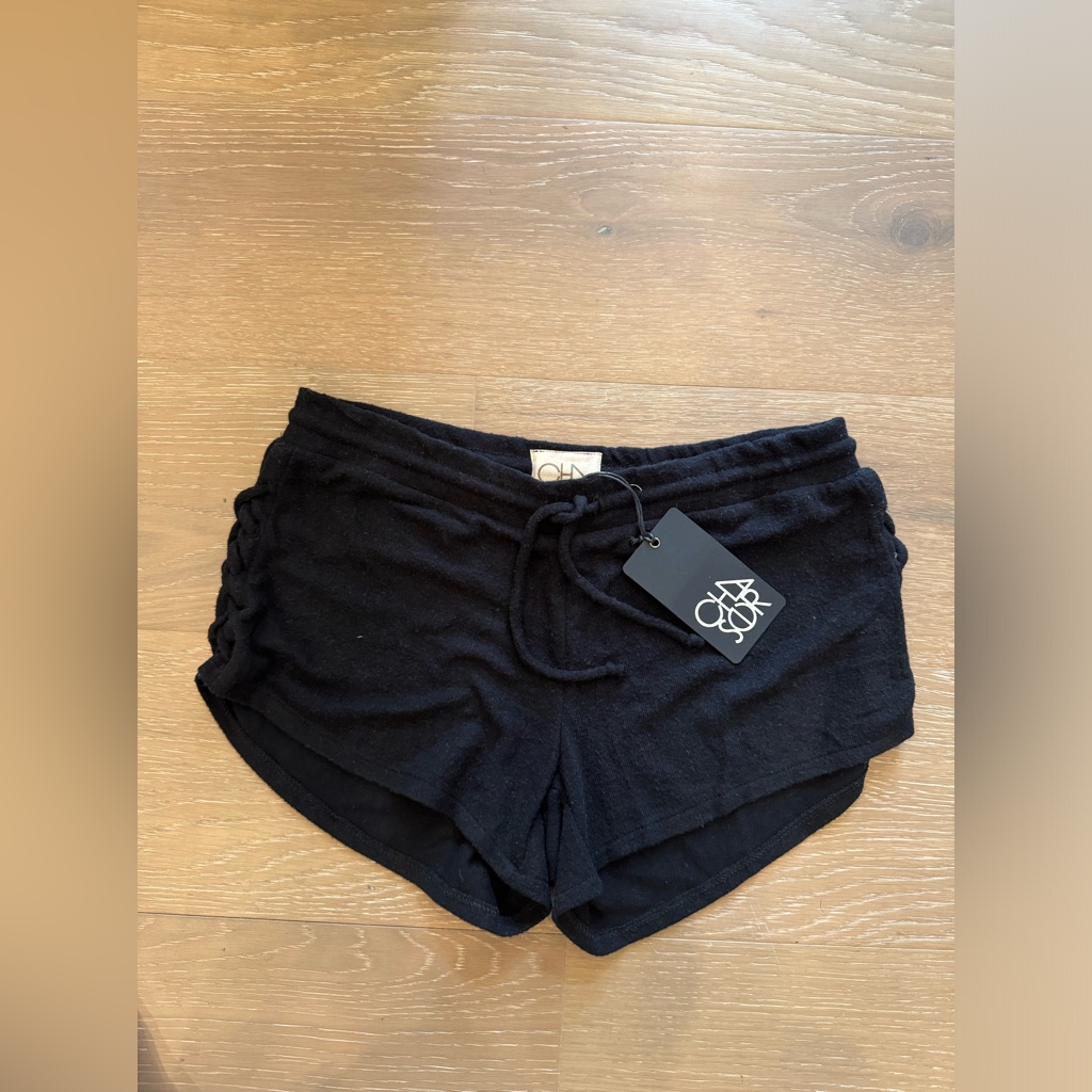 Chaser Medium Black Shorts.